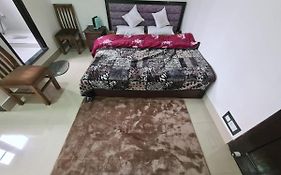 Royal Pamposh